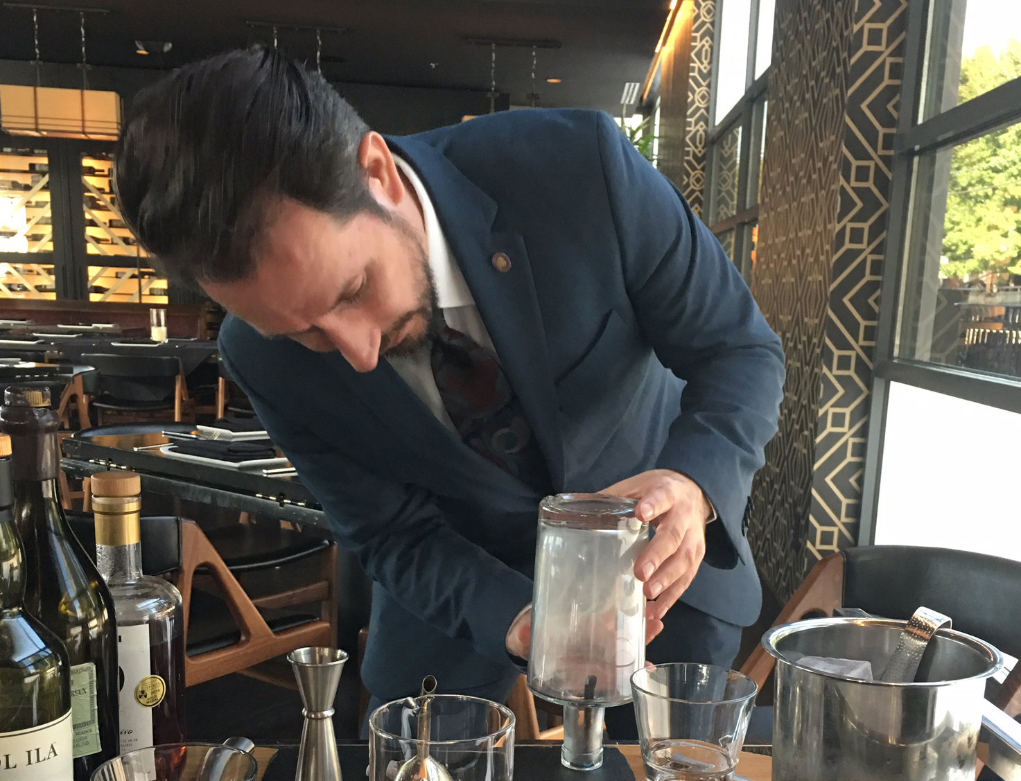 Union Common Rolls Out Tableside Cocktail Cart Service
